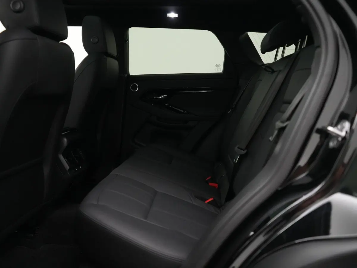 1.5 P270e PHEV Business Dynamic Edition | Cold Climate Pack | Black Exterior Pack | Elektrische Trekhaak |