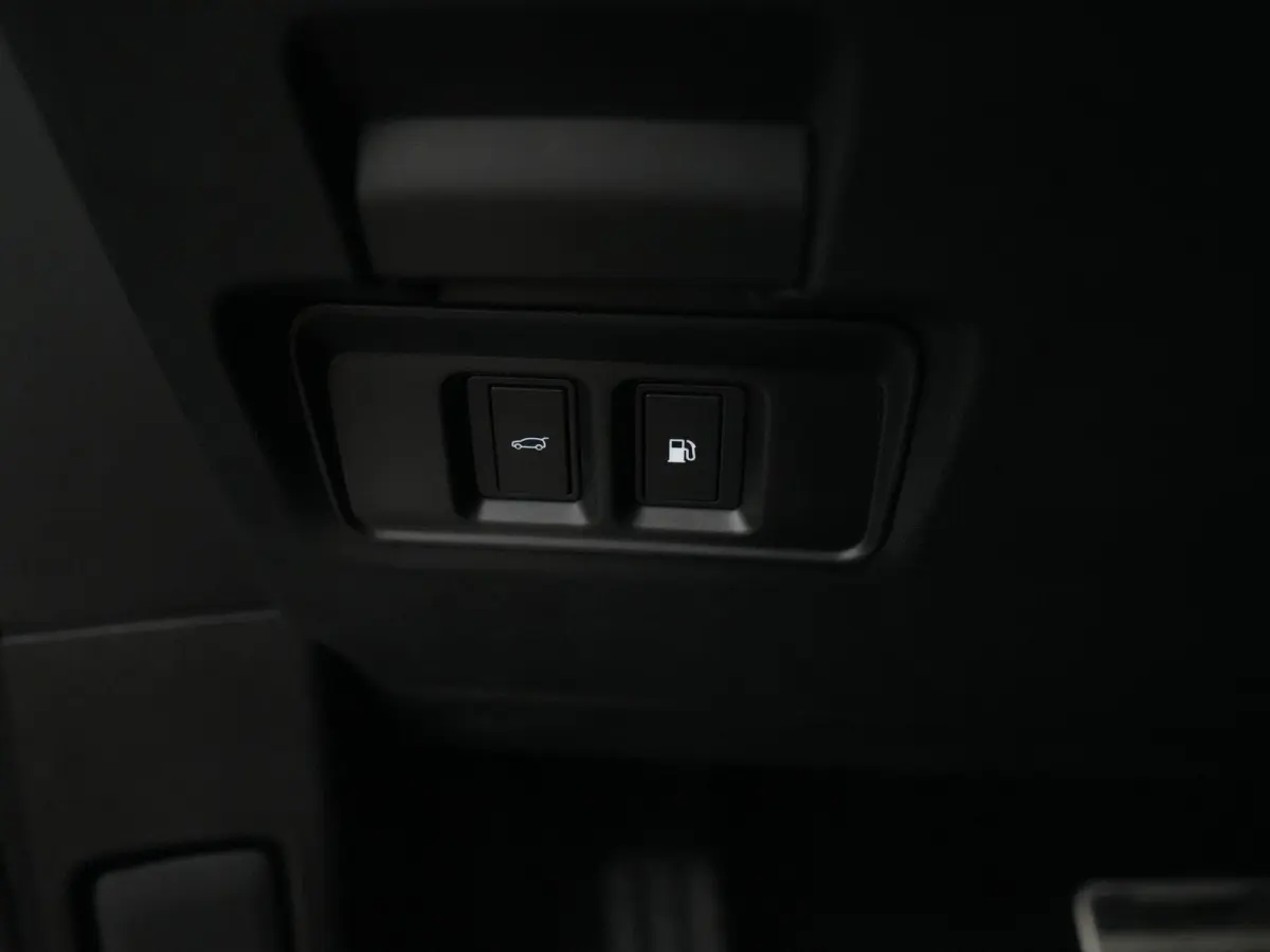 1.5 P270e PHEV Business Dynamic Edition | Cold Climate Pack | Black Exterior Pack | Elektrische Trekhaak |