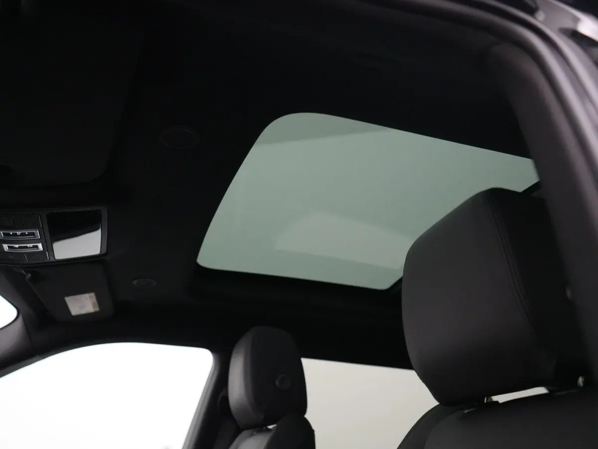 1.5 P270e PHEV Business Dynamic Edition | Cold Climate Pack | Black Exterior Pack | Elektrische Trekhaak |