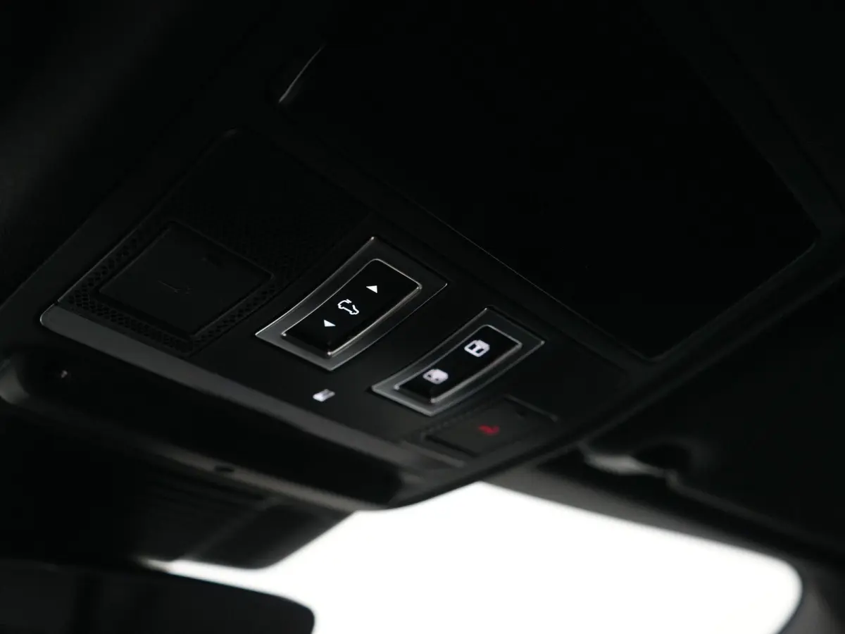 1.5 P270e PHEV Business Dynamic Edition | Cold Climate Pack | Black Exterior Pack | Elektrische Trekhaak |