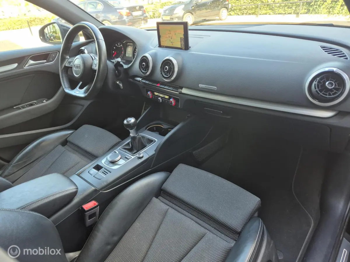 1.0 TFSI Sport S-LINE RIJKLAAR! 18" NAVI