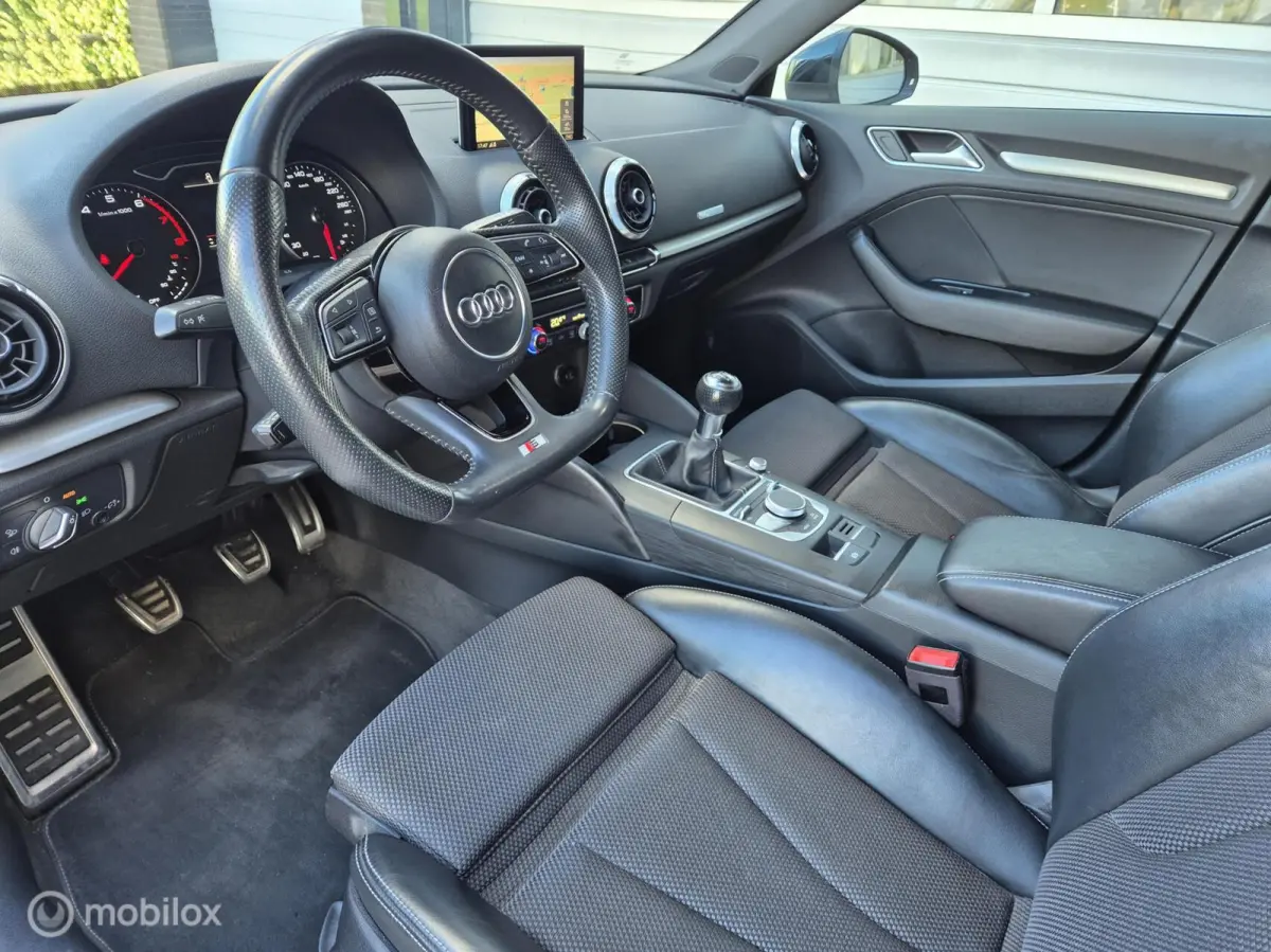 1.0 TFSI Sport S-LINE RIJKLAAR! 18" NAVI