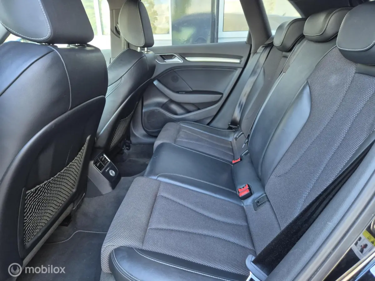 1.0 TFSI Sport S-LINE RIJKLAAR! 18" NAVI