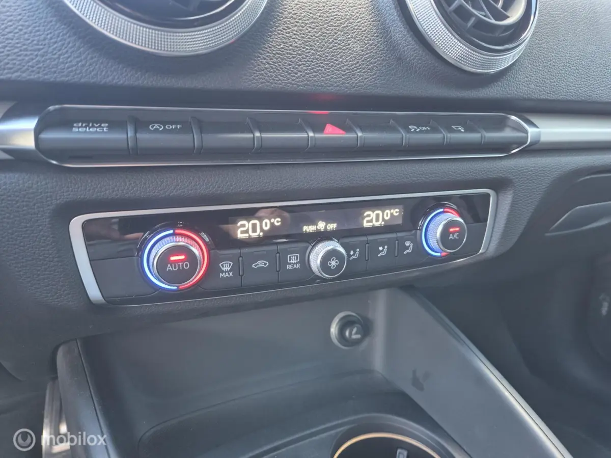 1.0 TFSI Sport S-LINE RIJKLAAR! 18" NAVI