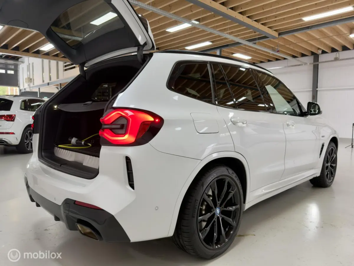 xDrive30e High Executive M Sport | Pano | M Seats | Laser | HUD | 360 | M Onderstel | Stuurverwarming | 20" M Velgen | Shadow Line | Sfeer| SOH 99% | 292PK