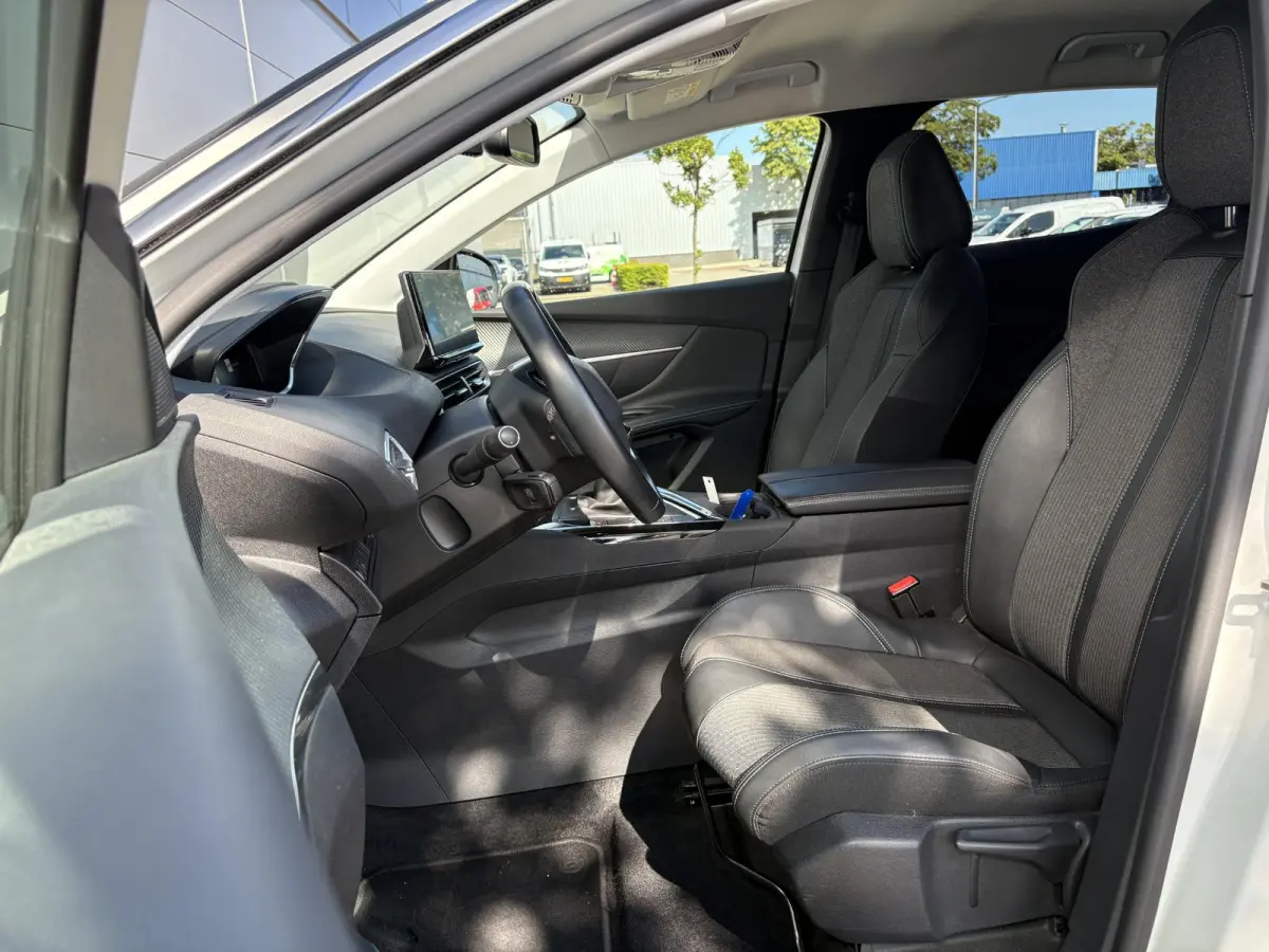1.2 PureTech Allure | Navigatie | Parkeerhulp | Cruise Control | Navigatie | Apple Carplay/Android Auto