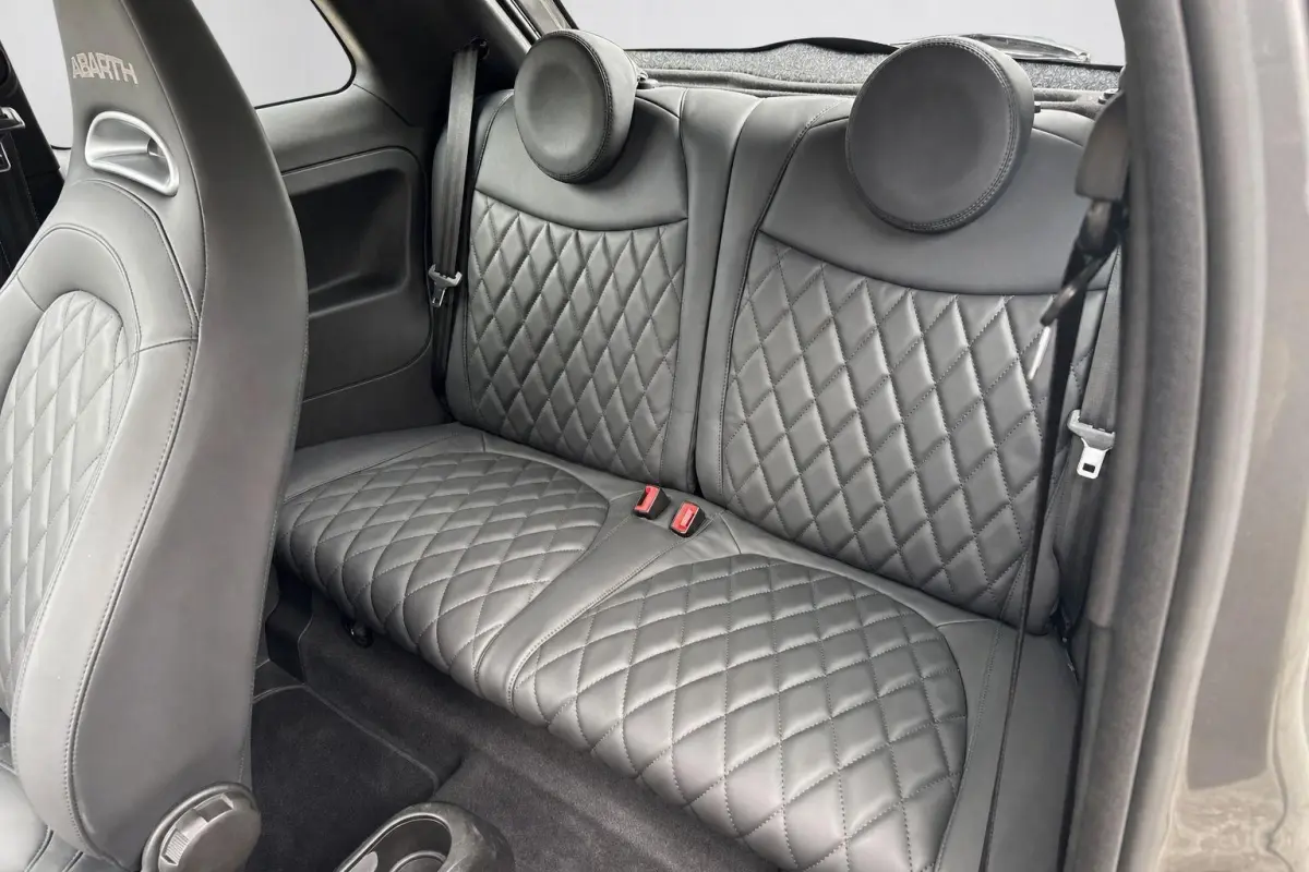 595 1.4 T-Jet Abarth 165pk Turismo | Navigatie | Lederen bekleding | Climate Control | LMV 17"|