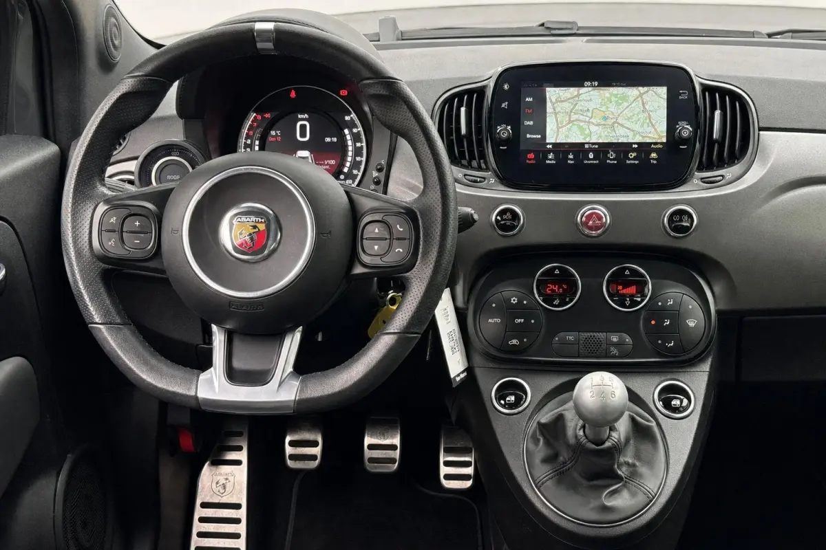 595 1.4 T-Jet Abarth 165pk Turismo | Navigatie | Lederen bekleding | Climate Control | LMV 17"|