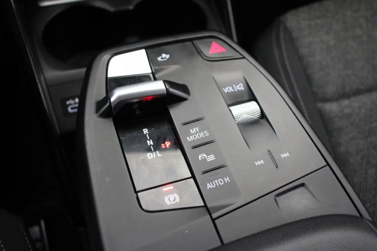 218i Automaat - Digitaal Cockpit, Carplay, Camera, Cruise