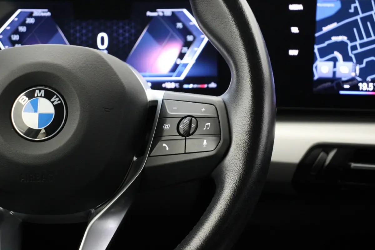 218i Automaat - Digitaal Cockpit, Carplay, Camera, Cruise