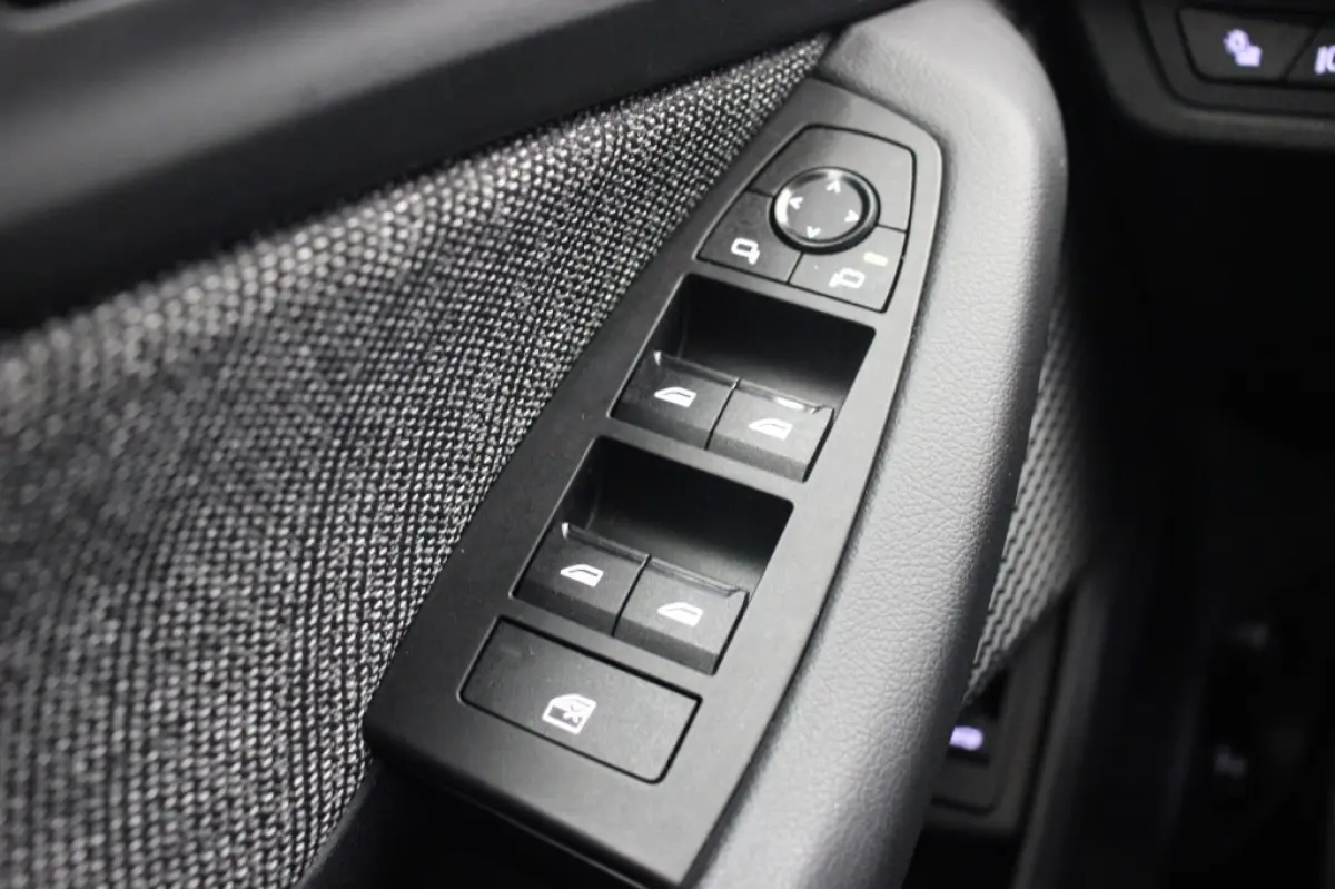 218i Automaat - Digitaal Cockpit, Carplay, Camera, Cruise