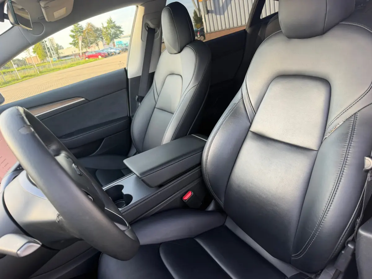 Long Range AWD 75 kWh - Pearl White - Panorama/Leder/Trekhaak - SoH 93%