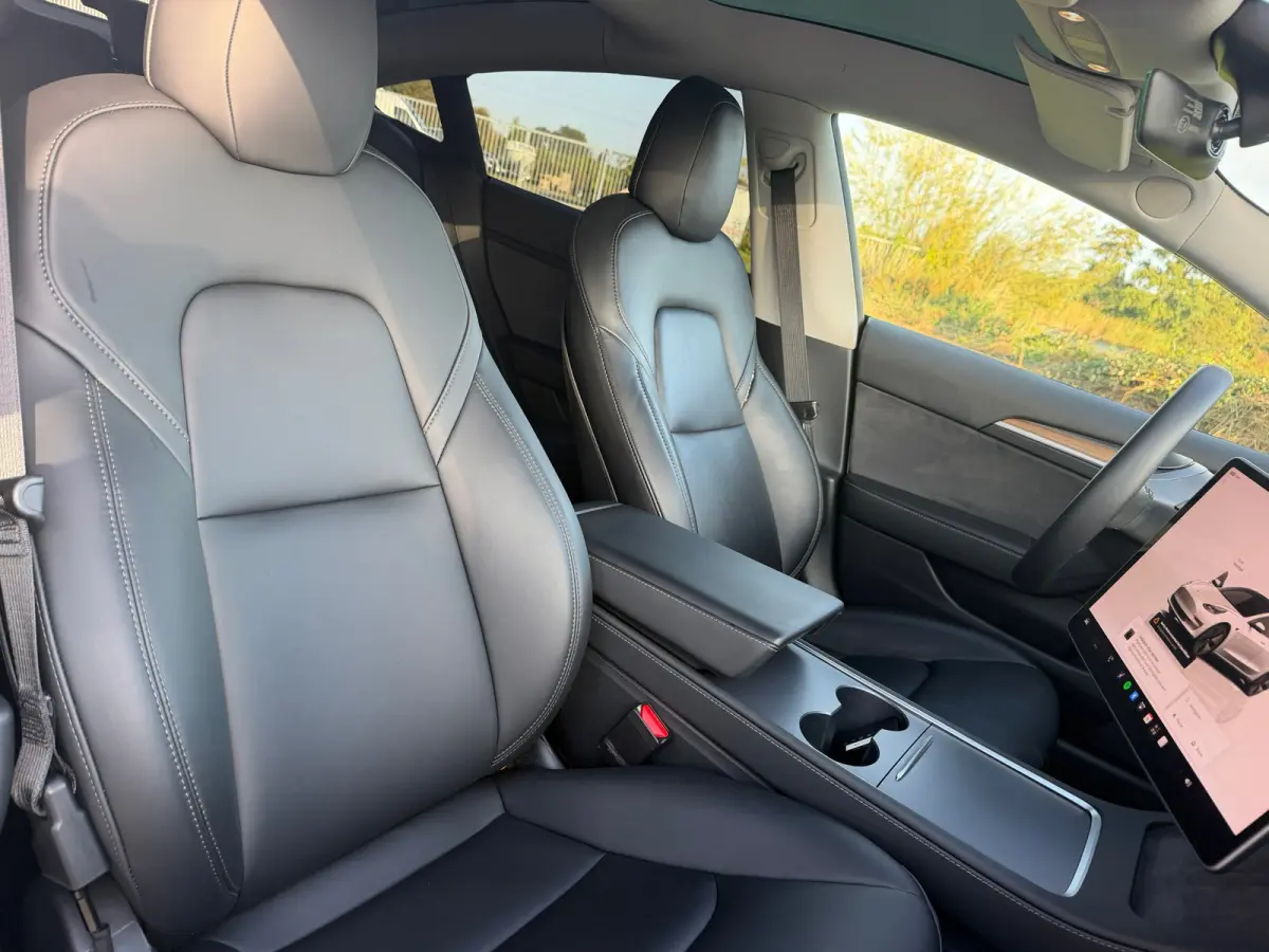 Long Range AWD 75 kWh - Pearl White - Panorama/Leder/Trekhaak - SoH 93%
