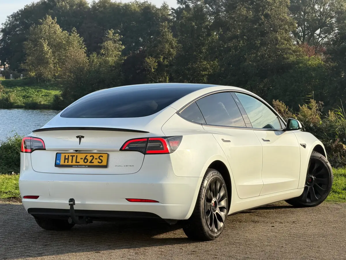 Long Range AWD 75 kWh - Pearl White - Panorama/Leder/Trekhaak - SoH 93%
