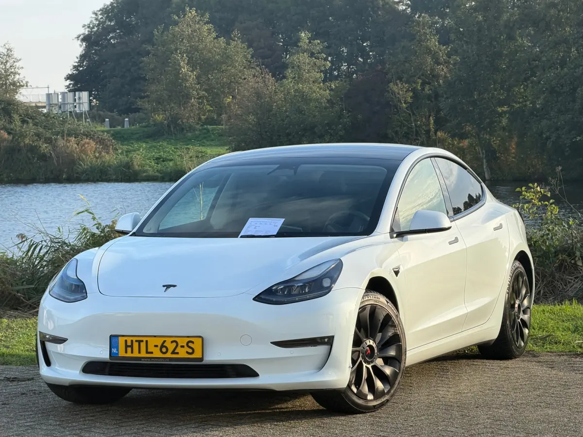 Long Range AWD 75 kWh - Pearl White - Panorama/Leder/Trekhaak - SoH 93%