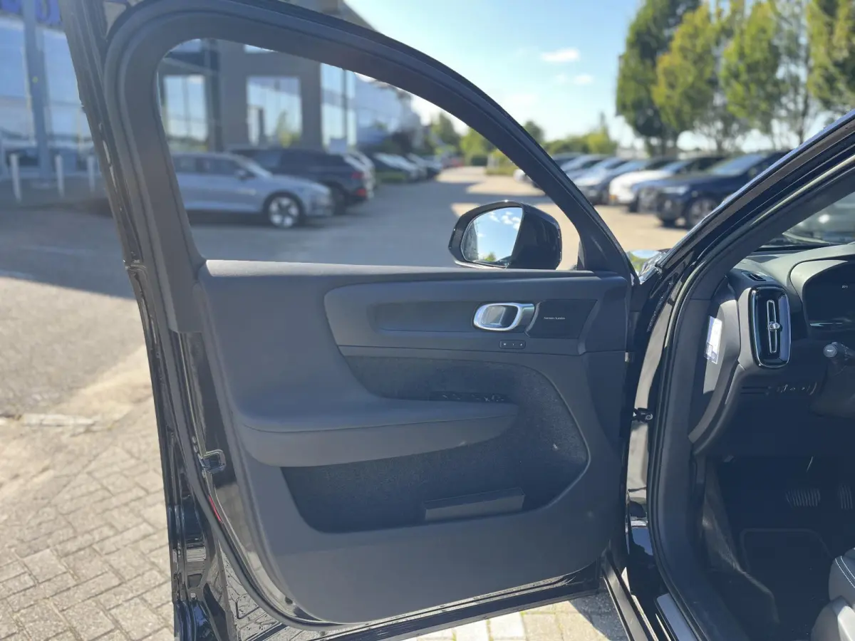 T4 Plug-in hybrid Ultimate Dark | Panoramadak | Trekhaak | Harman / Kardon | Power Seats |