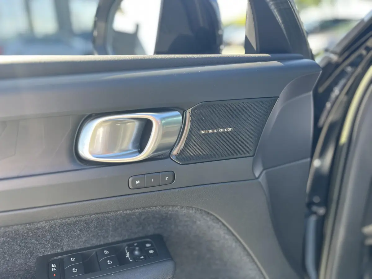T4 Plug-in hybrid Ultimate Dark | Panoramadak | Trekhaak | Harman / Kardon | Power Seats |