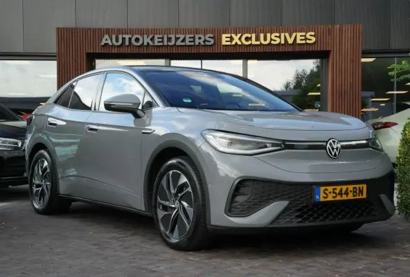 ID.5 Pro 77 kWh Warmtepomp Emergency braking DAB Stuurwiel verwarmd Sfeerverlichting Verkeersborddetectie Getint glas Grootlicht ass. Botsherkenning Navi