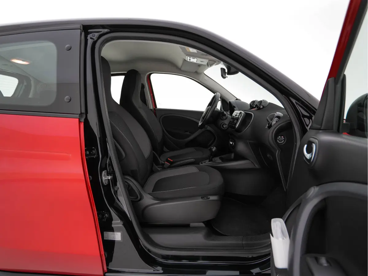 EQ Passion 18 kWh (3-Fase-22kW) {SoH-95%} Aut.*FACE-LIFT | LED-LIGHTS | HEATED-COMFORTSEATS | CRUISE | ECC | DAB | SMART-AUDIO | COOL/AUDIO-PACK | 15"ALU*