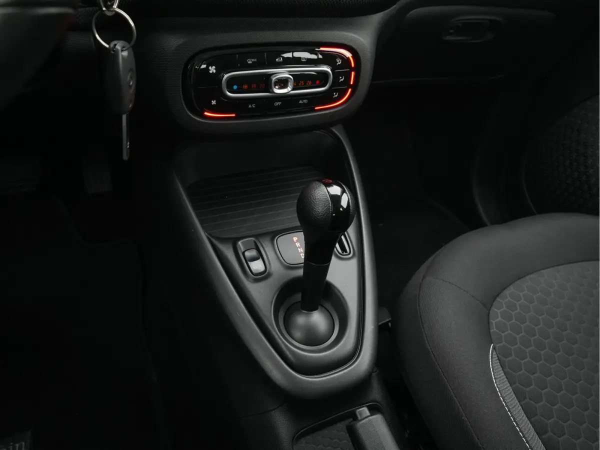 EQ Passion 18 kWh (3-Fase-22kW) {SoH-95%} Aut.*FACE-LIFT | LED-LIGHTS | HEATED-COMFORTSEATS | CRUISE | ECC | DAB | SMART-AUDIO | COOL/AUDIO-PACK | 15"ALU*