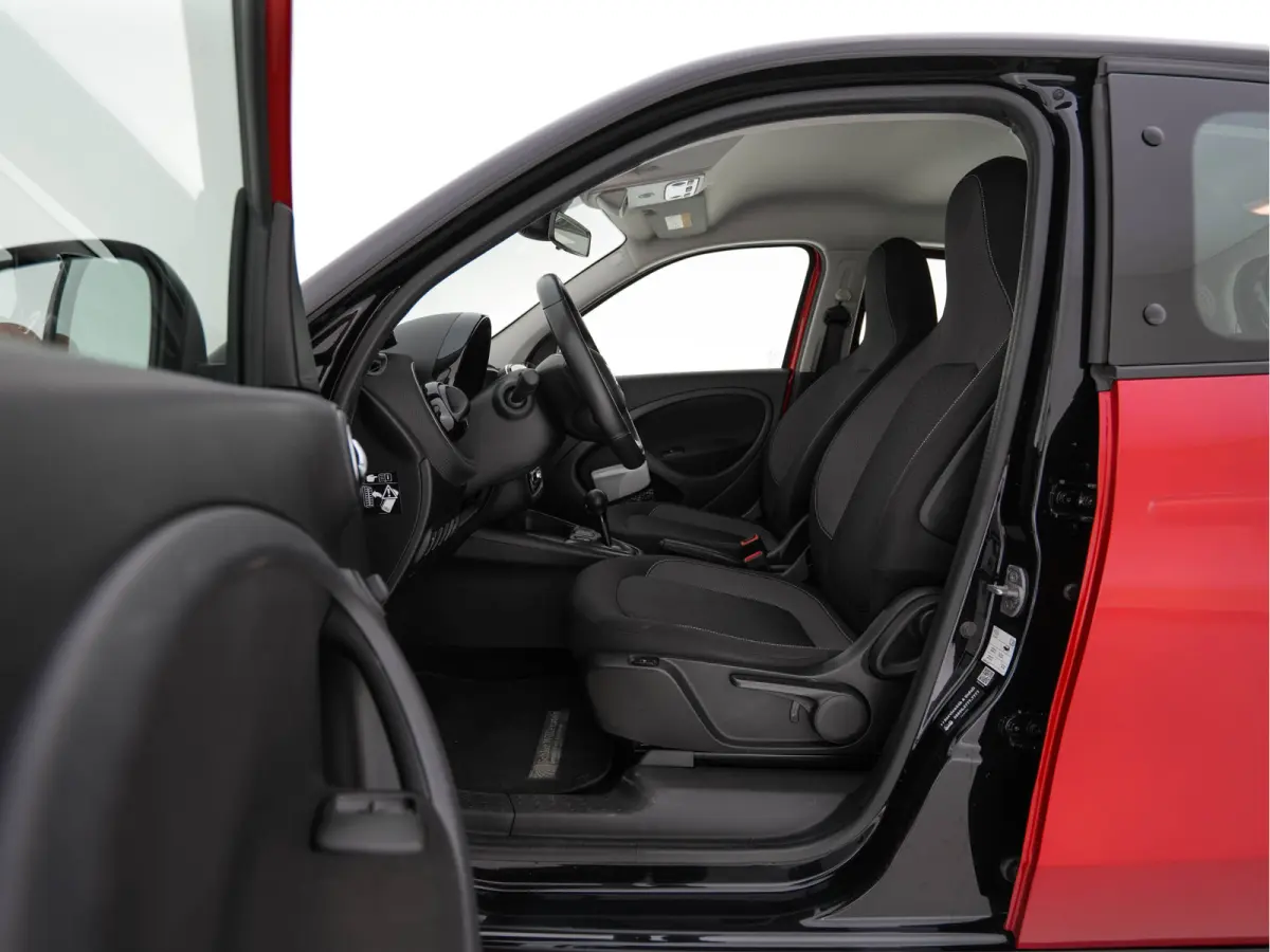EQ Passion 18 kWh (3-Fase-22kW) {SoH-95%} Aut.*FACE-LIFT | LED-LIGHTS | HEATED-COMFORTSEATS | CRUISE | ECC | DAB | SMART-AUDIO | COOL/AUDIO-PACK | 15"ALU*