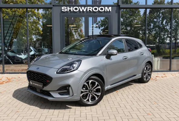 1.0 EcoBoost ST-Line PANO B&O CAM
