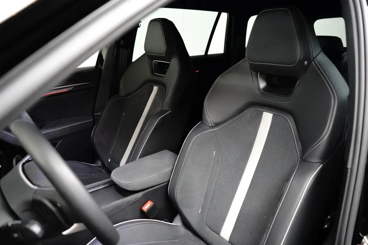 1.5 TSI PHEV Sportline Business 150PK | Achteruitrijcamera | Apple Carplay/Android Auto|telefoonintegratie premium | Dodehoek detectie