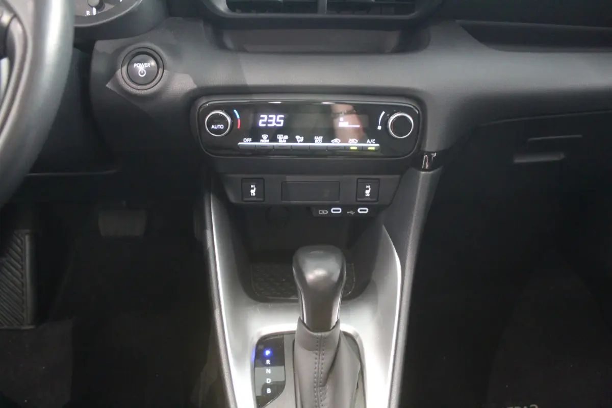 1.5 Exclusive-line l Adaptieve cruise contol l Lane assist l BLIS l PDC l Parkeercamera l Stuur- en stoelverwarming l Apple carplay/ Android auto l 16 inch
