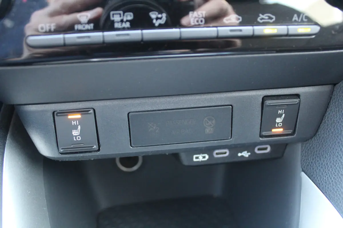 1.5 Exclusive-line l Adaptieve cruise contol l Lane assist l BLIS l PDC l Parkeercamera l Stuur- en stoelverwarming l Apple carplay/ Android auto l 16 inch