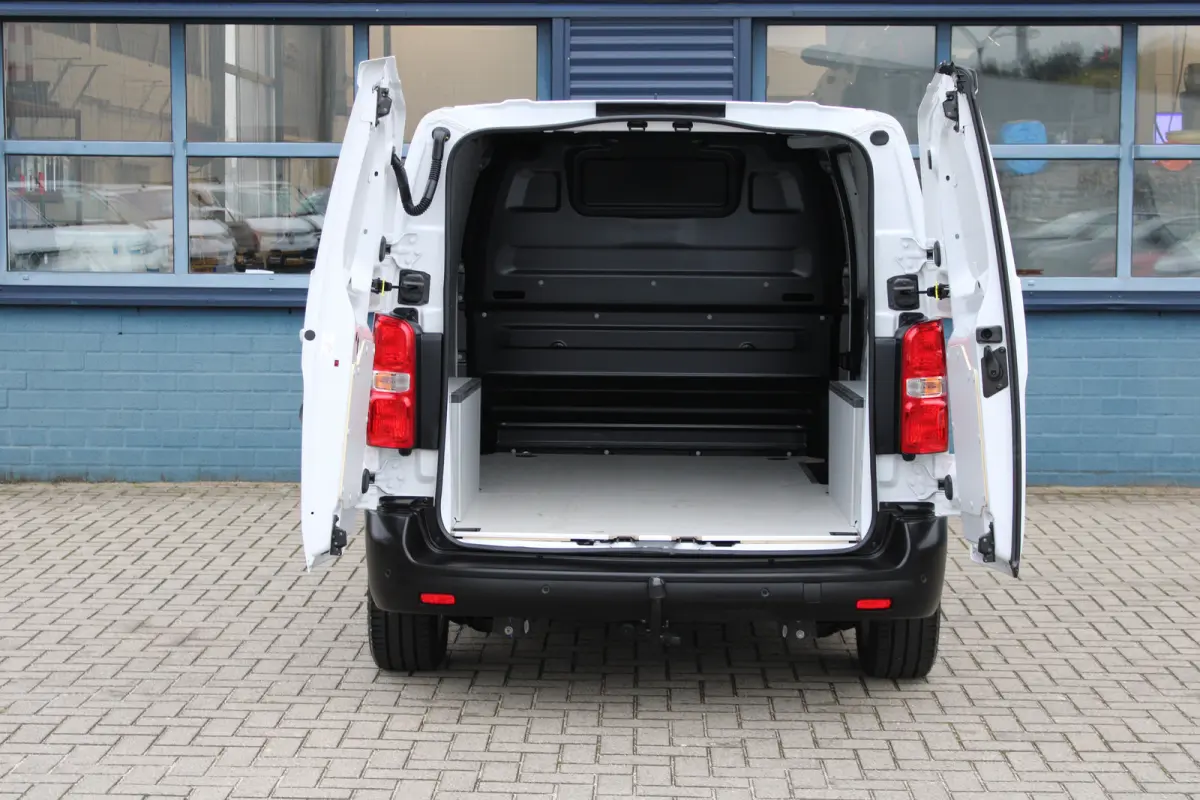 L2 2.0 Diesel 145 PK | 8 JAAR GARANTIE | TREKHAAK | CAMERA | NAVI | BETIMMERING | DRAADLOOS CARLAY