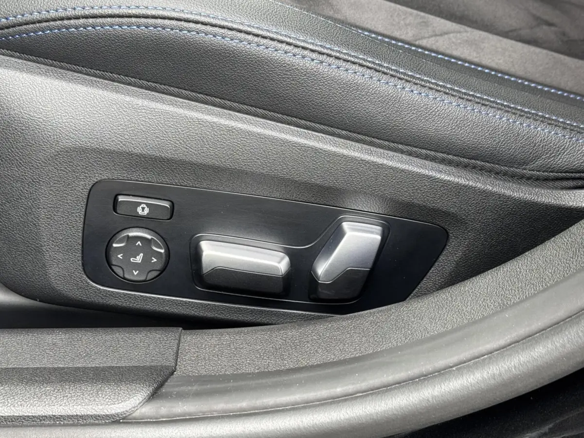 320i/ M Sport/ Camera/ Memory/ Shadow line