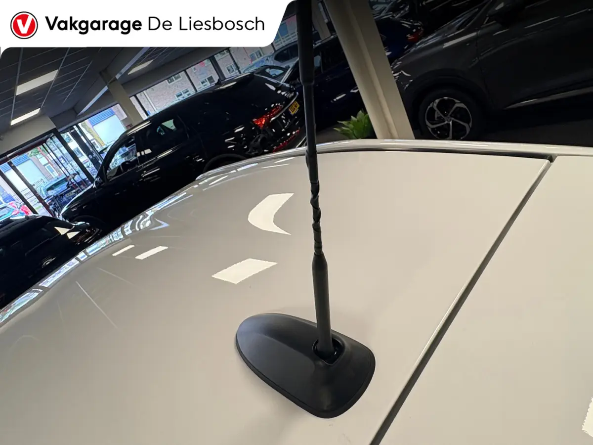 1.0 VVT-i MT first / apple /stoelverw /cruisec /camera/pdc/clima/boeken