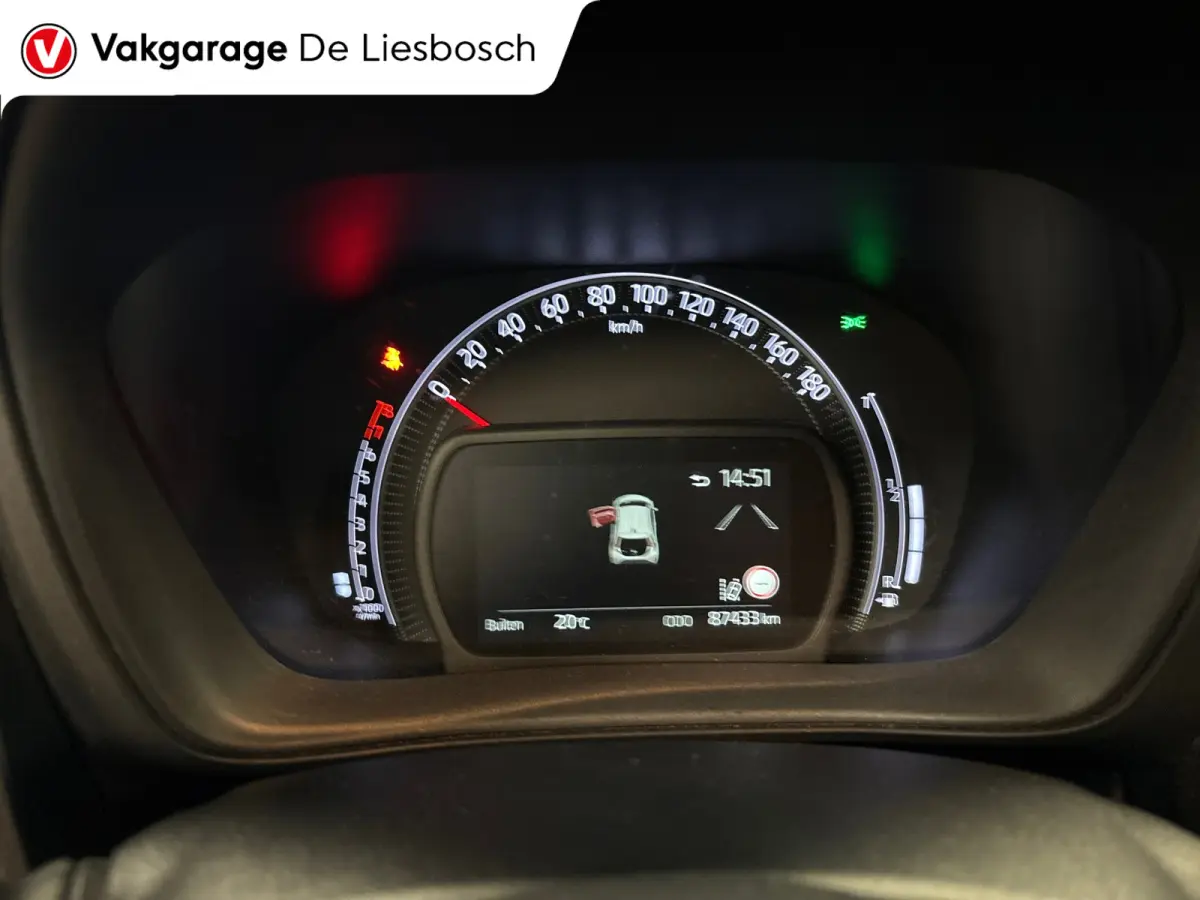 1.0 VVT-i MT first / apple /stoelverw /cruisec /camera/pdc/clima/boeken