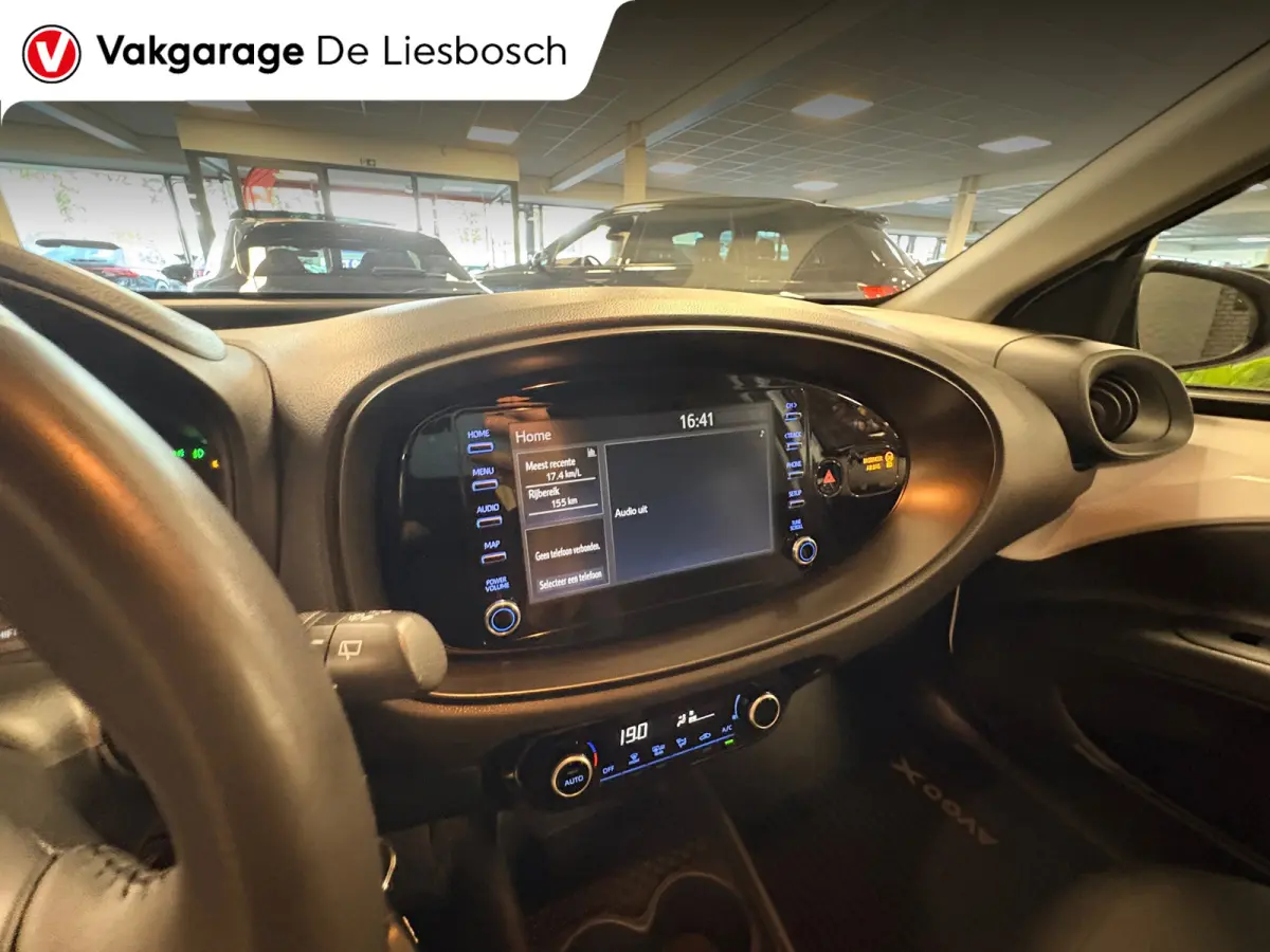 1.0 VVT-i MT first / apple /stoelverw /cruisec /camera/pdc/clima/boeken