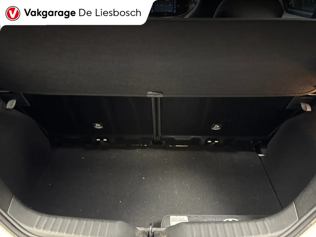 1.0 VVT-i MT first / apple /stoelverw /cruisec /camera/pdc/clima/boeken