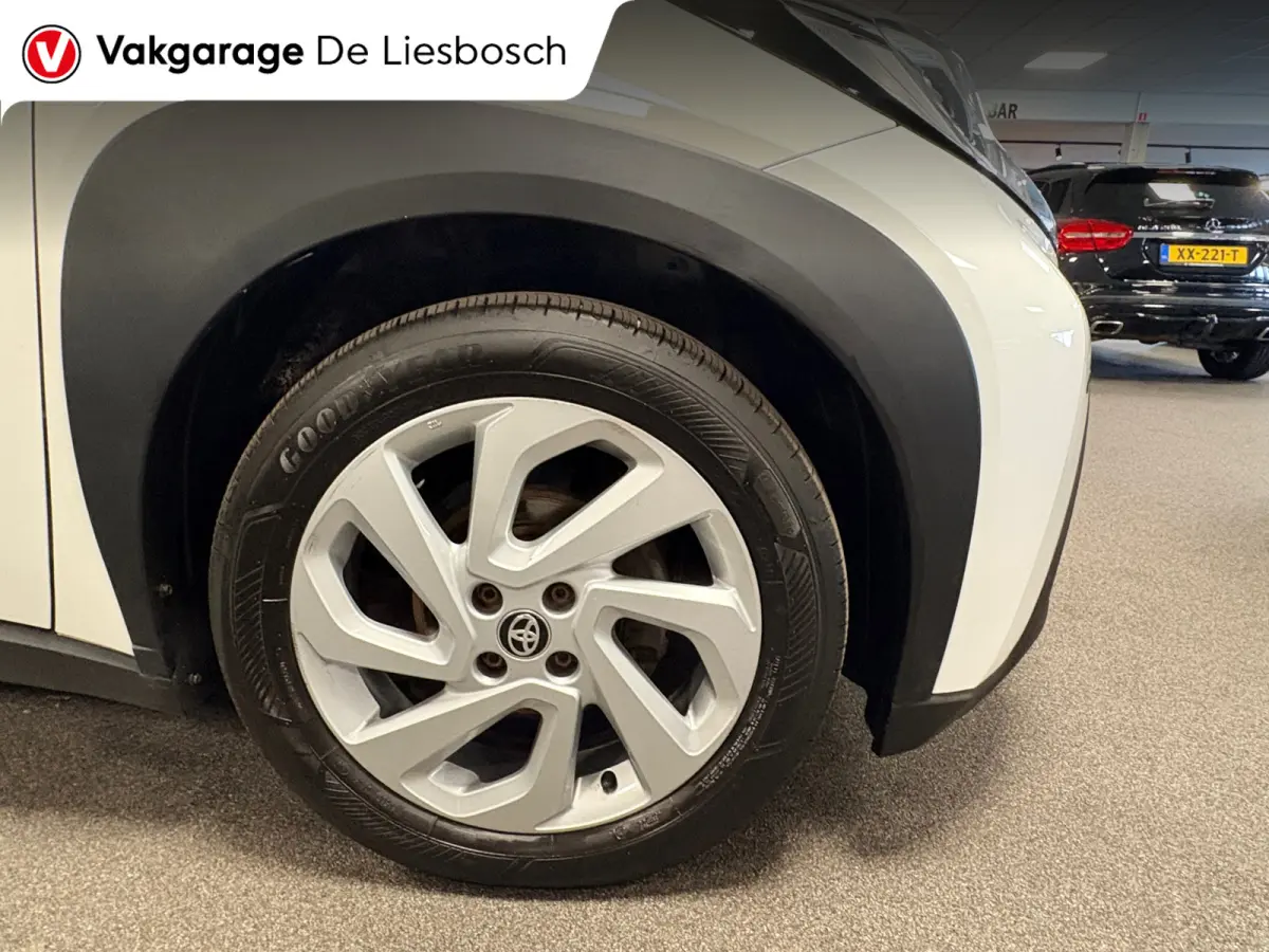 1.0 VVT-i MT first / apple /stoelverw /cruisec /camera/pdc/clima/boeken