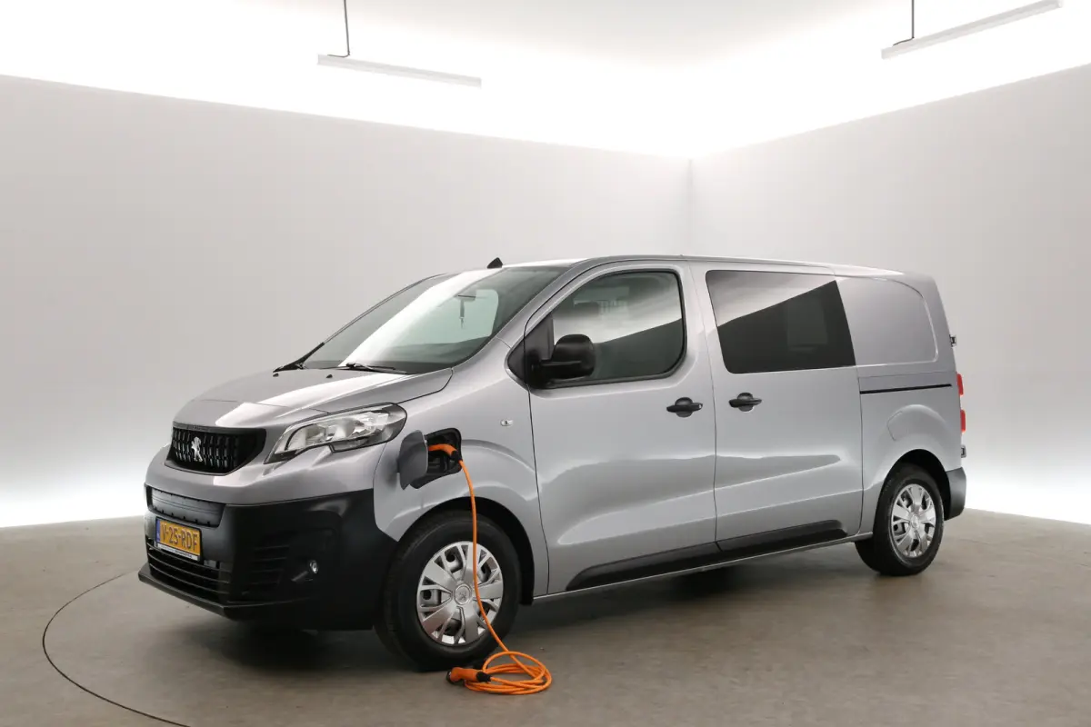 75 kWh L2H1 Long Range | Snelladen | SOH 90% | Airco | Cruise | Camera | 3 Zits | 2xSchuifdeur | Carplay