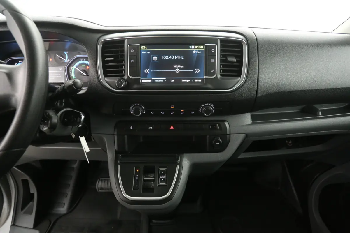 75 kWh L2H1 Long Range | Snelladen | SOH 90% | Airco | Cruise | Camera | 3 Zits | 2xSchuifdeur | Carplay