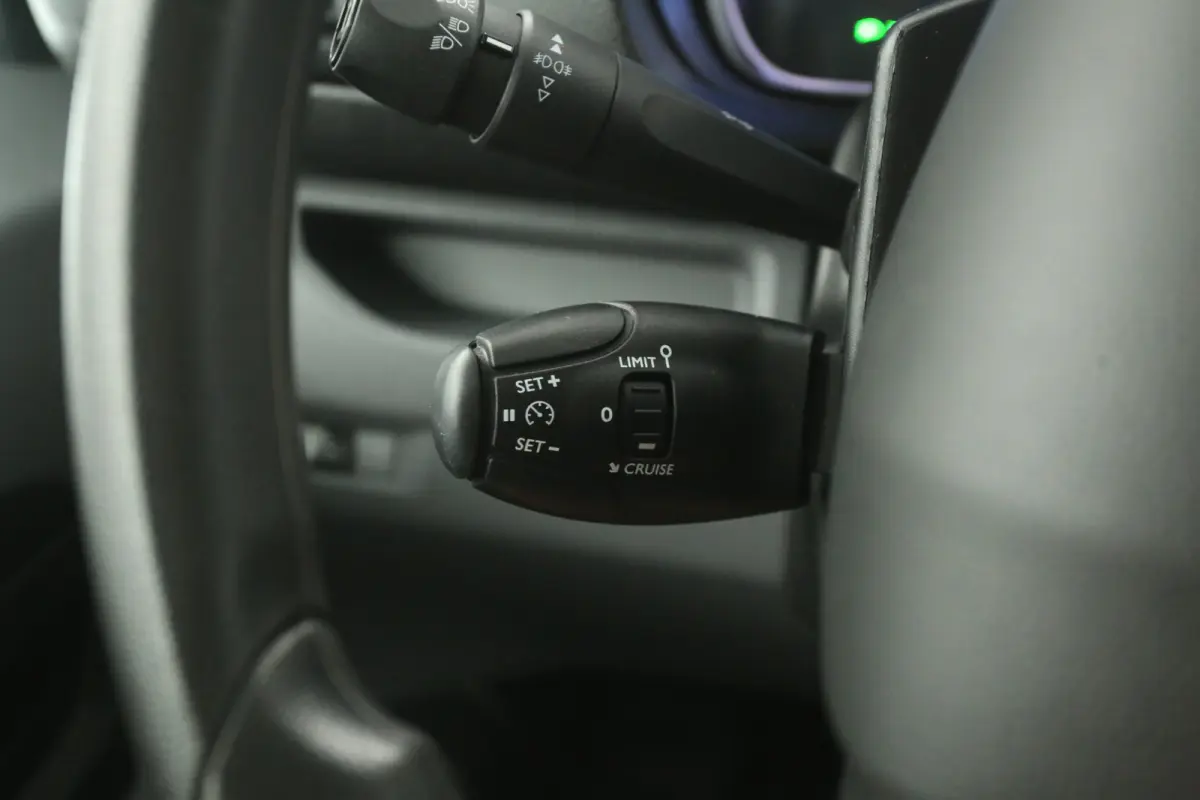 75 kWh L2H1 Long Range | Snelladen | SOH 90% | Airco | Cruise | Camera | 3 Zits | 2xSchuifdeur | Carplay