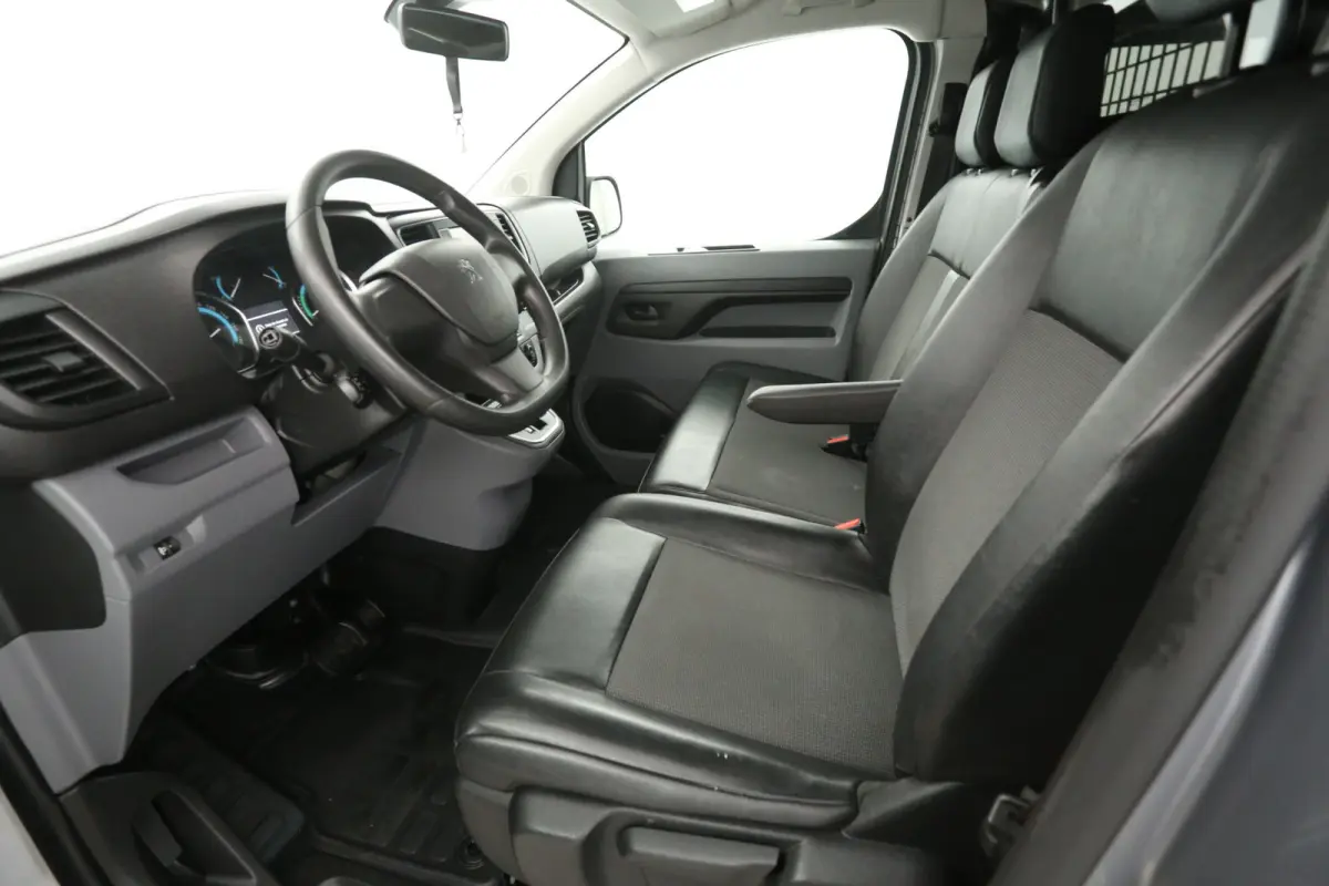 75 kWh L2H1 Long Range | Snelladen | SOH 90% | Airco | Cruise | Camera | 3 Zits | 2xSchuifdeur | Carplay