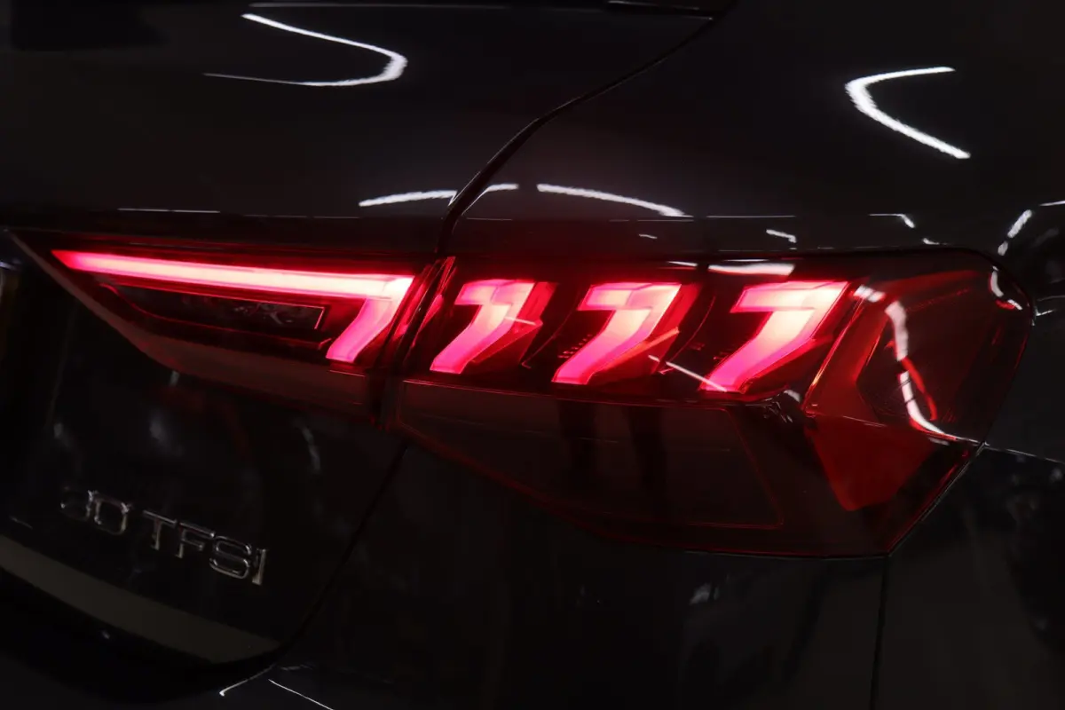 30 TFSI Business edition NAP /CARPLAY/ACC/LANEASSIST/REMASSIST/SFEERVER/VOL