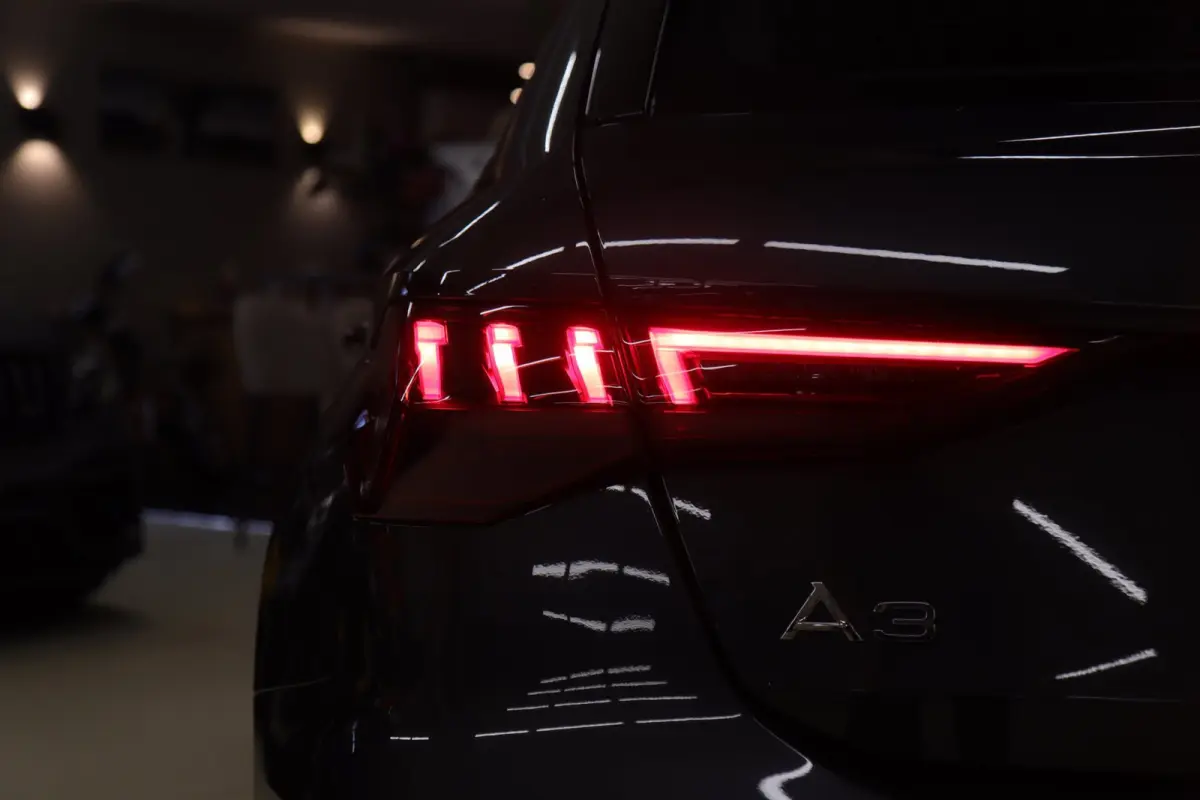 30 TFSI Business edition NAP /CARPLAY/ACC/LANEASSIST/REMASSIST/SFEERVER/VOL