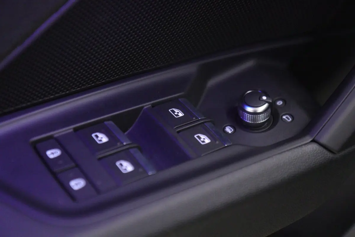 30 TFSI Business edition NAP /CARPLAY/ACC/LANEASSIST/REMASSIST/SFEERVER/VOL