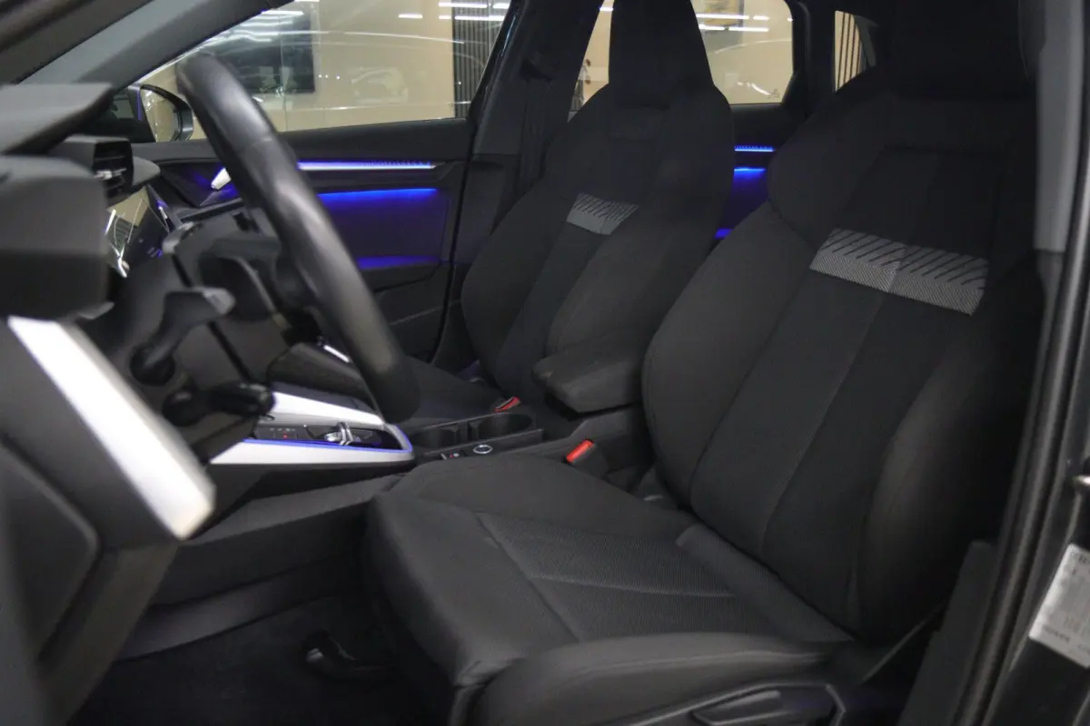 30 TFSI Business edition NAP /CARPLAY/ACC/LANEASSIST/REMASSIST/SFEERVER/VOL