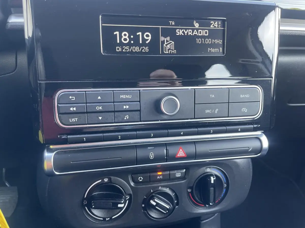1.2 PureTech Live , Airco , trekhaak
