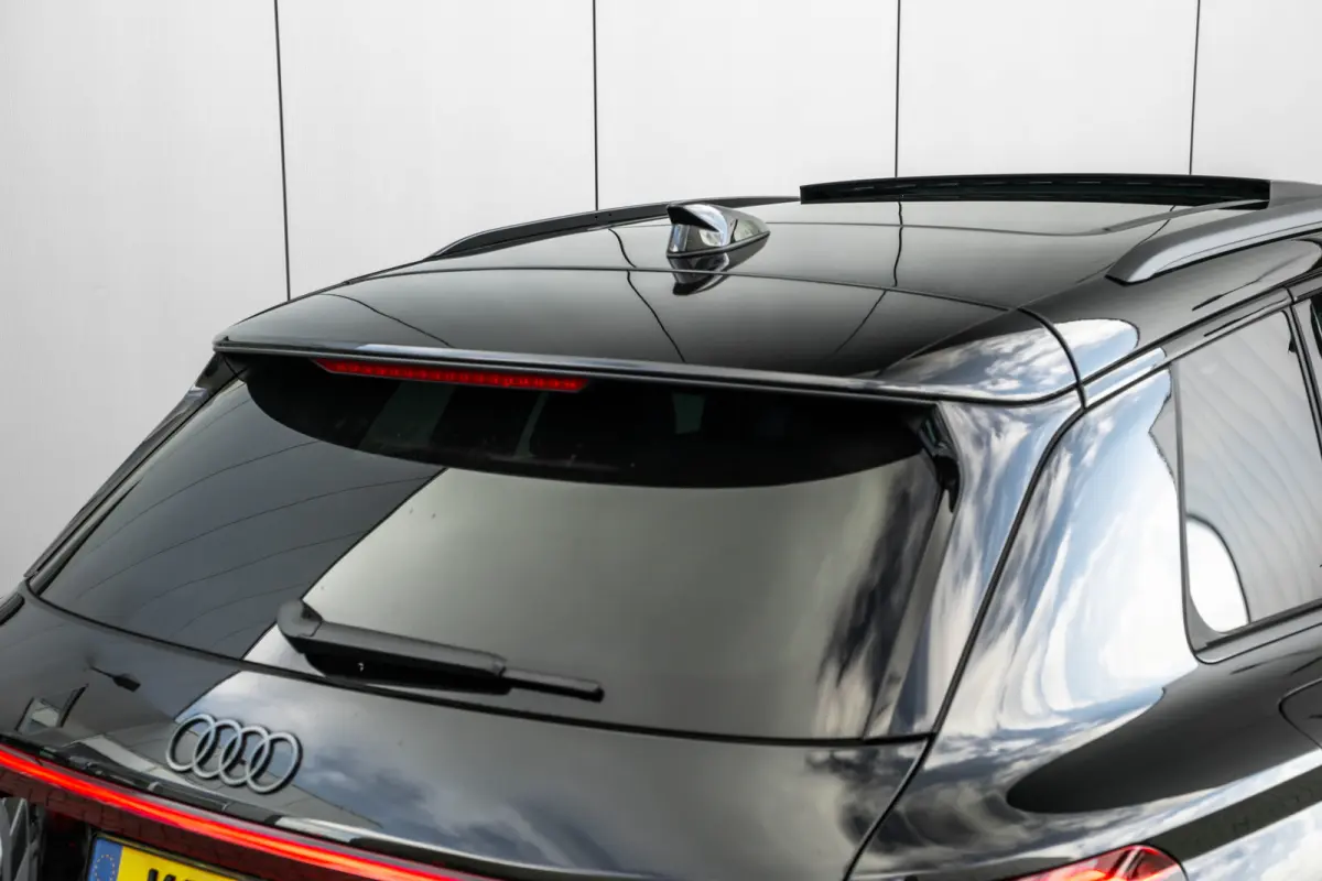 S edition performance 100 kWh 306PK | Trekhaak | Luchtvering | Panoramadak | Head-up display | Bang & Olufsen