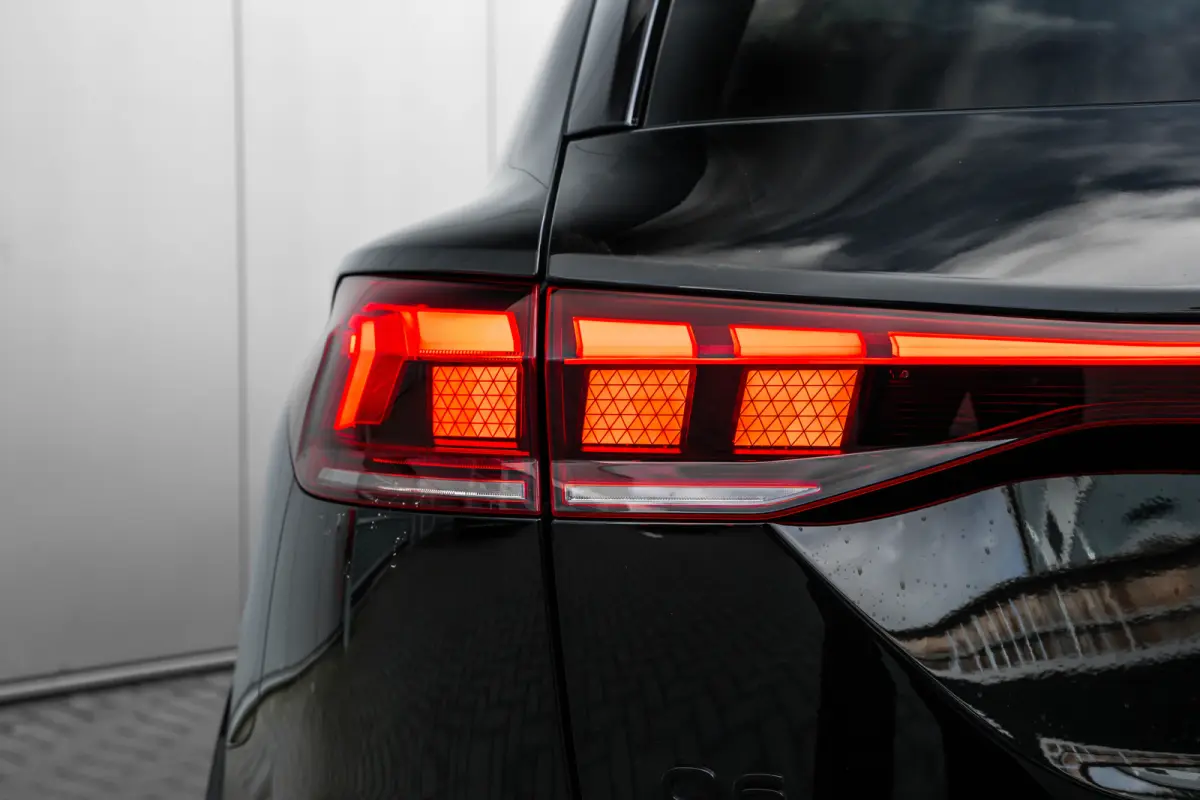 S edition performance 100 kWh 306PK | Trekhaak | Luchtvering | Panoramadak | Head-up display | Bang & Olufsen