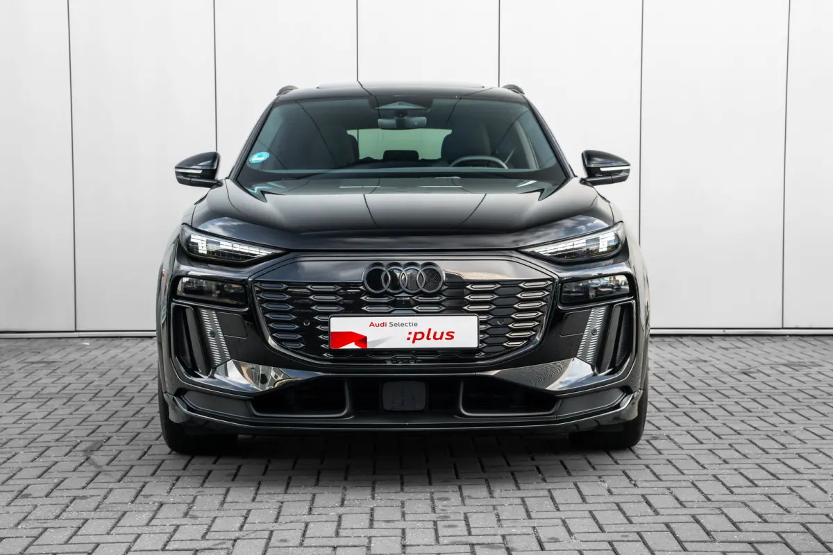 S edition performance 100 kWh 306PK | Trekhaak | Luchtvering | Panoramadak | Head-up display | Bang & Olufsen