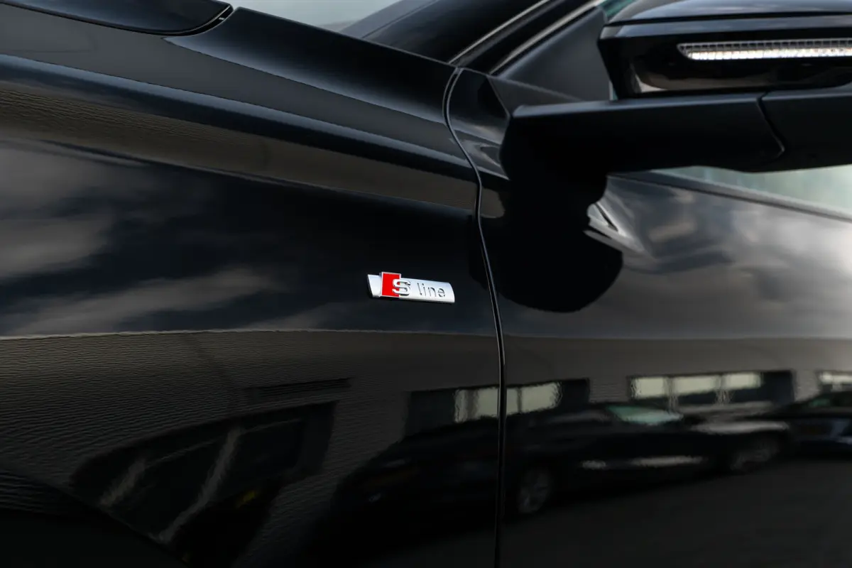 S edition performance 100 kWh 306PK | Trekhaak | Luchtvering | Panoramadak | Head-up display | Bang & Olufsen
