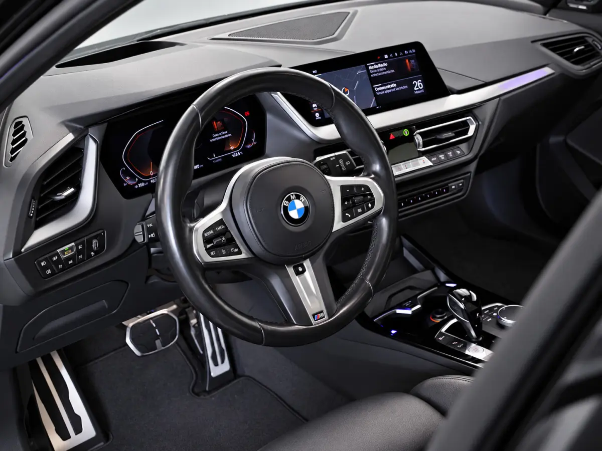 118i | M Sport. Pro | HuD | Harman Kardon | KUIPSTOELEN